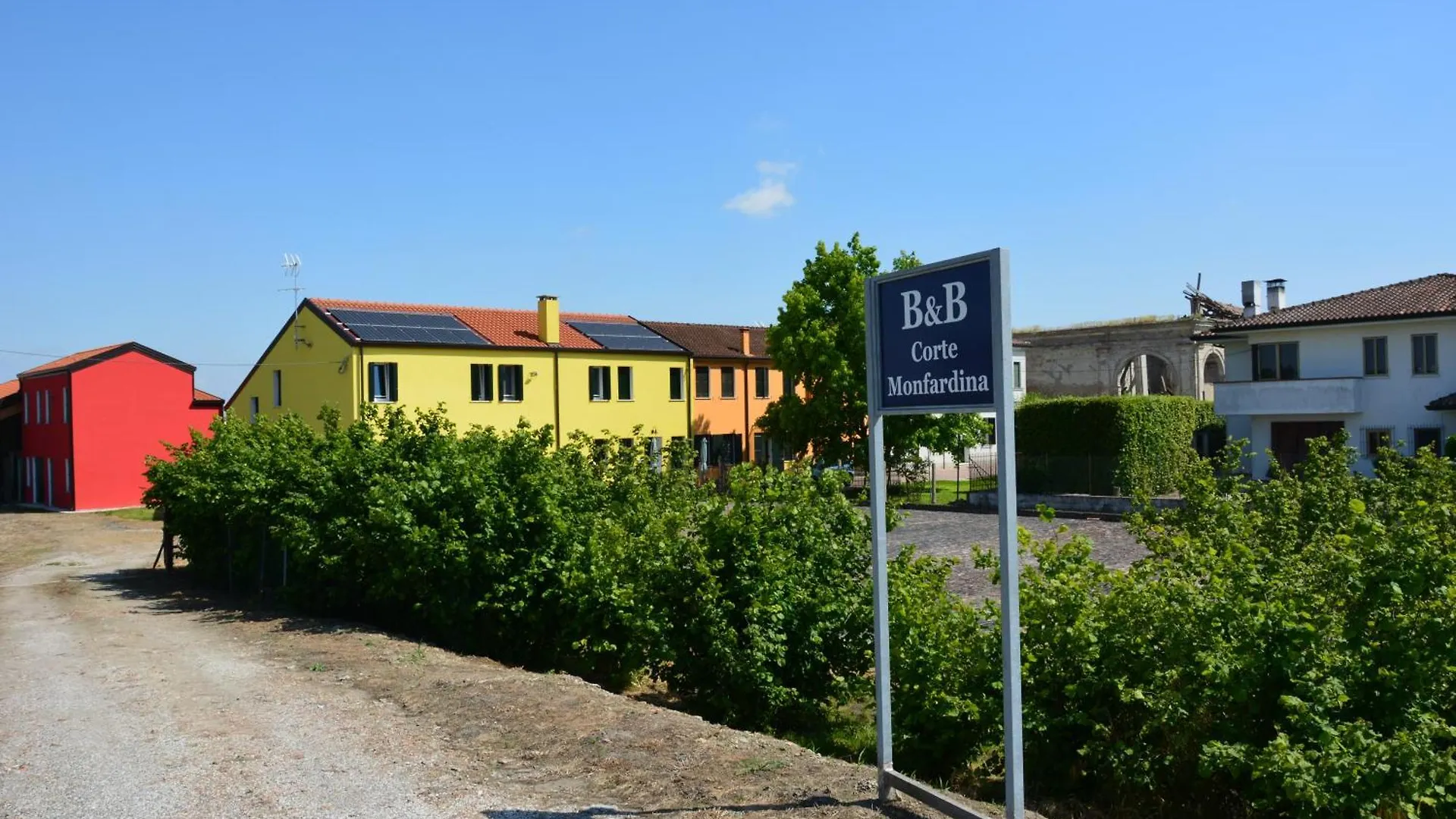 Corte Monfardina Adria Bed and Breakfast